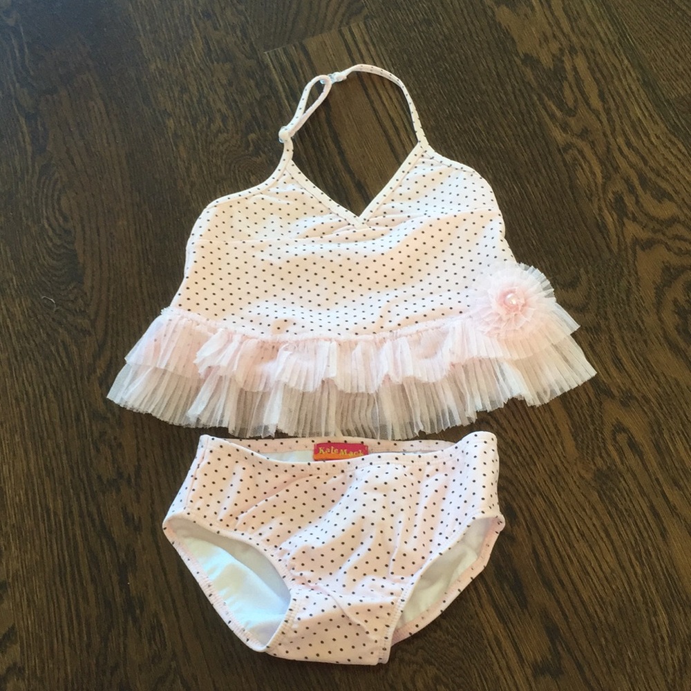 Little polka dot bikini! 👙